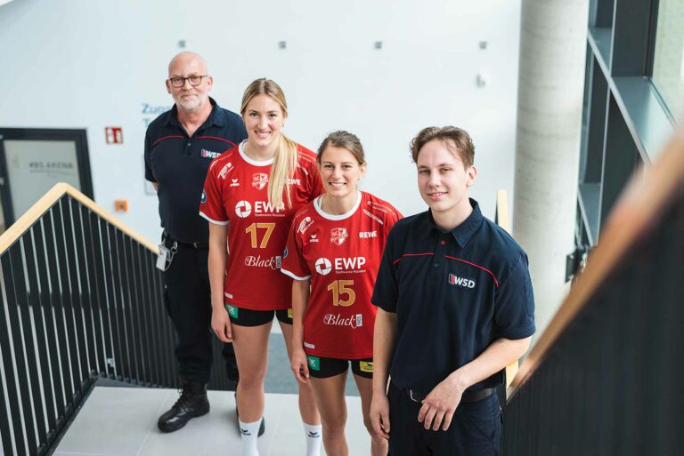 © Thilo Gögelein Fotografie // Team des WSD Teltow zusammen mit den Volleyballspielerinnen des SC Potsdam