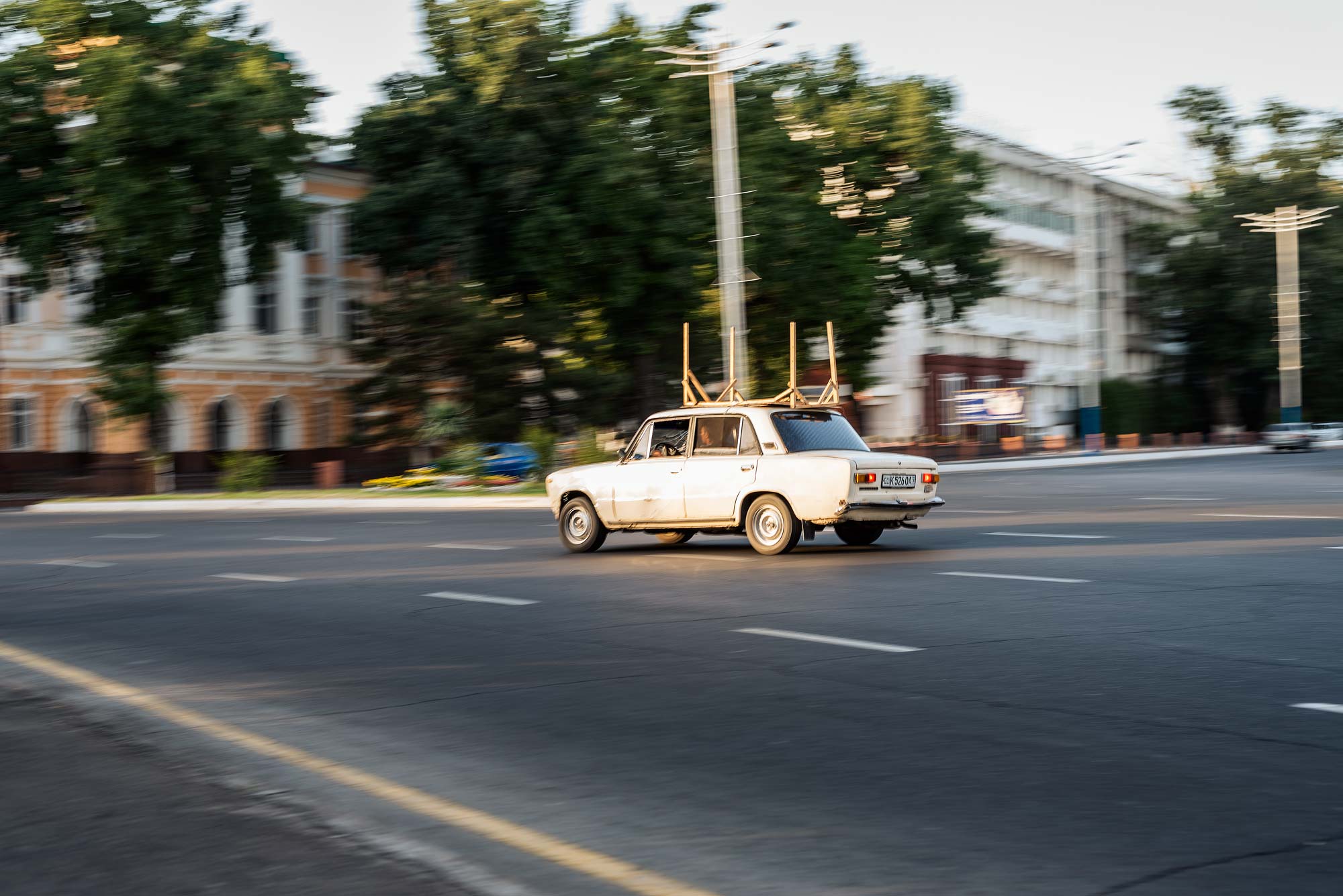 © Thilo Gögelein Fotografie // Alter Lada in den Straßen von Taschkent, Usbekistan
